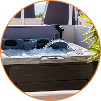 Wellness-функції СПА-басейну, водоспади та хромотерапія